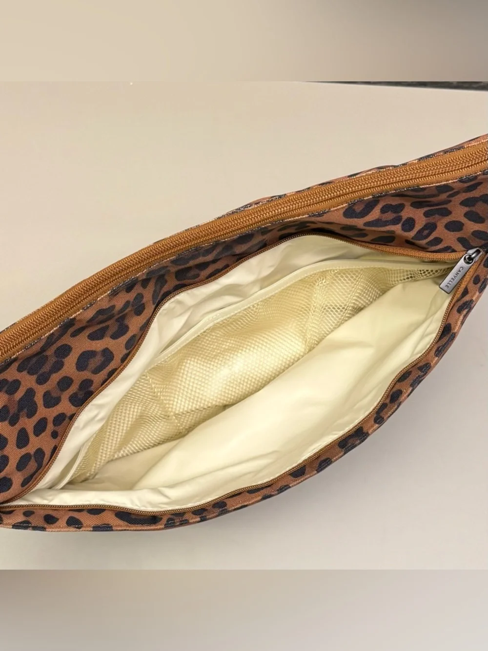 BNWT Canvelle Large Crescent Bag + Slim Wallet in Leopard 🐆 Offers Encouraged 🙌 - Picture 6 of 16